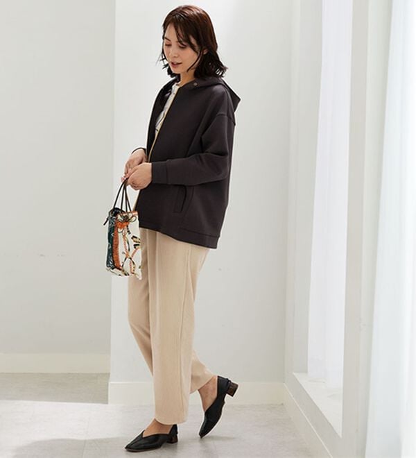 BELLUNA（ベルーナ）の「【快適Ｌａｂ．】とろみ素材裾タックパーカー（パーカー）」｜詳細画像