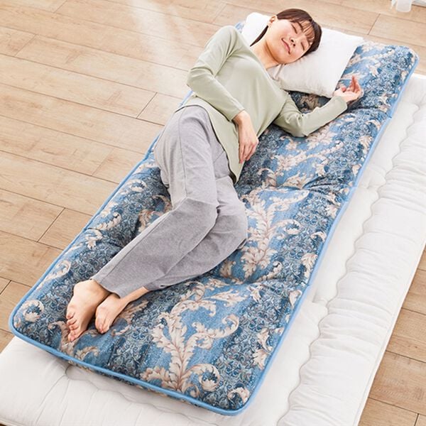 「少し小さいが便利！軽量ボリューム敷布団（敷布団）」｜ブルー