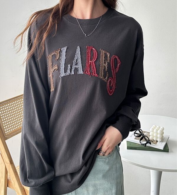 GeeRA（ジーラ）の「カラフルパッチロゴロンＴ（カットソー）」｜チャコール