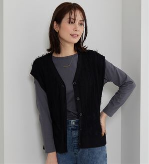 BELLUNA（ベルーナ）の「フリンジ素材ニットベスト（ベスト）」｜黒