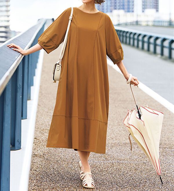 BELLUNA（ベルーナ）の「【UNDOVE】シャカ伸び！はっ水２ＷＡＹランタン袖ワンピース（その他ワンピース）」｜キャメルオレンジ