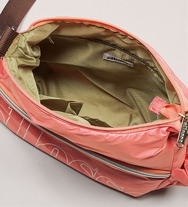 BELLUNA（ベルーナ）の「＜ｅｌｌｅｓｓｅ＞軽量素材で肩に優しいふんわりバッグ（ショルダーバッグ）」｜詳細画像