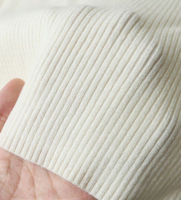 Pierrot（ピエロ）の「【選べるネック】もっちり袖パールニット（ニット・セーター）」｜詳細画像