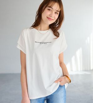 Viola e Viola（ヴィオラ エ ヴィオラ）の「脱普通！すっきり見え大人の上品Ｔシャツ（Tシャツ）」｜ホワイトミニロゴ