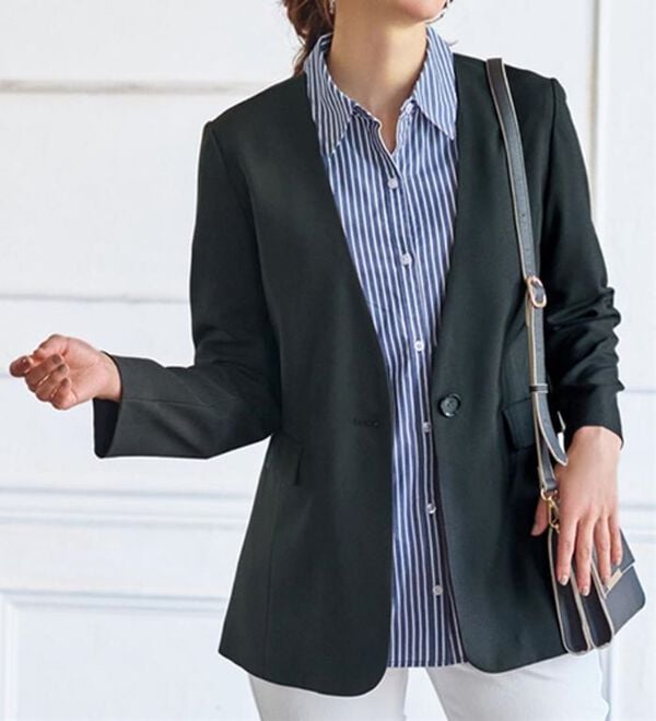 BELLUNA（ベルーナ）の「＜楽スタフィット＞シリーズ（ジャケット・パンツ・ベスト）（フルレングスパンツ）」｜ノーカラージャケット/黒
