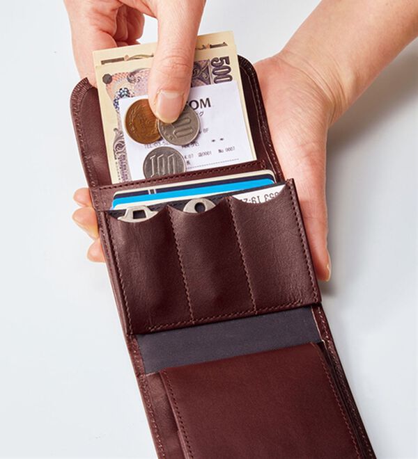 BELLUNA（ベルーナ）の「牛革コインスルーコンパクト機能財布（財布・パスケース）」｜詳細画像