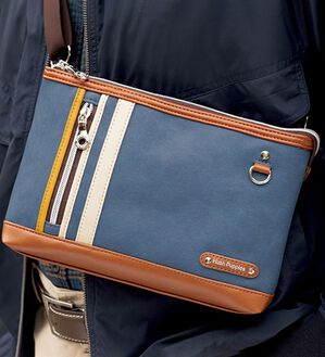 「＜ハッシュパピー＞デニム風合皮サコッシュ（メンズショルダーバッグ）」｜ブルー