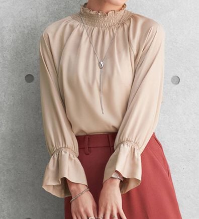 BELLUNA（ベルーナ）の「シャーリングブラウス（ブラウス）」