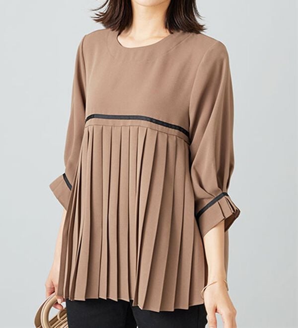 BELLUNA（ベルーナ）の「【Ｌａｇｒｉｌｕａ】配色ライン使いタックデザインブラウス（ブラウス）」｜詳細画像