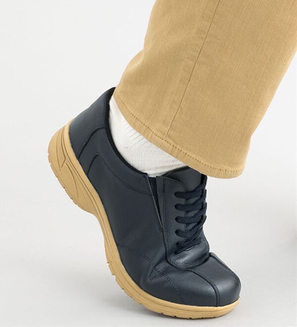 LEON＞履いて感動！本革 ウォーキングシューズ - ベルーナ