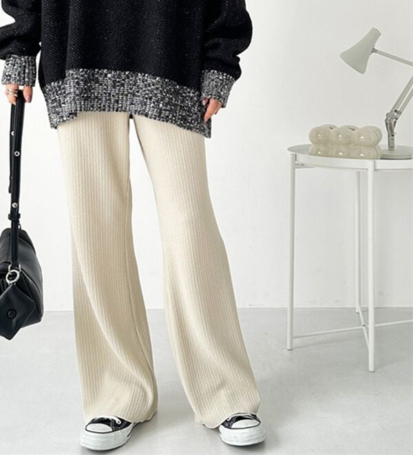 GeeRA（ジーラ）の「セルフカット美脚魅せセミフレアパンツ（フルレングスパンツ）」｜詳細画像