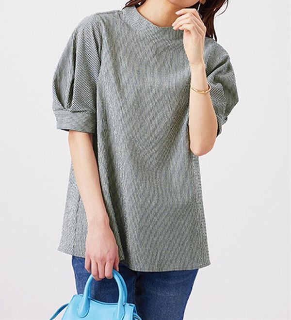 BELLUNA（ベルーナ）の「サッカー素材後ろボタンデザインブラウス（ブラウス）」｜詳細画像