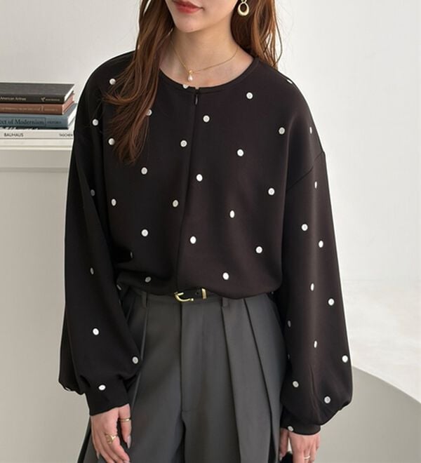 GeeRA（ジーラ）の「ドット刺繍ハーフジップダンボールトップス（カットソー）」｜詳細画像