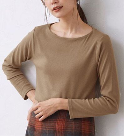 Pierrot（ピエロ）の「【ネックが選べる】テレコリブカットソー（カットソー）」