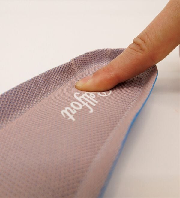 BELLUNA（ベルーナ）の「手を使わずに履けるニットスニーカー（スニーカー）」｜詳細画像