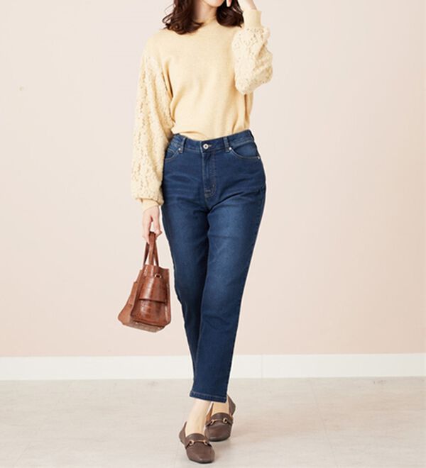 BELLUNA（ベルーナ）の「ふんわり裏起毛ストレッチデニムパンツ（フルレングスパンツ）」｜詳細画像