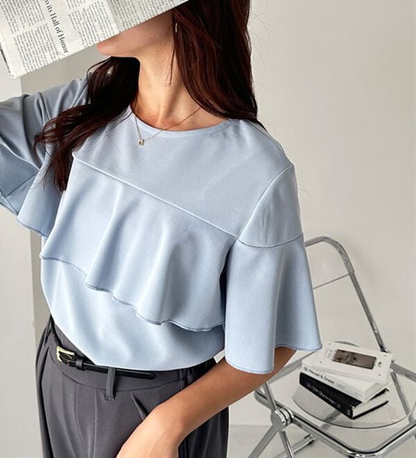 GeeRA（ジーラ）の「ラッフルフリルフレアースリーブＴブラウス（ブラウス）」｜ブルー