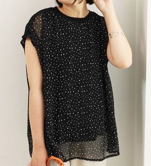 BELLUNA（ベルーナ）の「リブ使いシアーブラウス（カットソー）」｜ドット