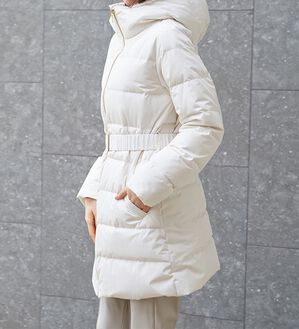 RANAN（ラナン）の「暖かファーフード使いすっきりダウンコート（ダウンコート・ジャケット・ベスト）」｜アイボリー