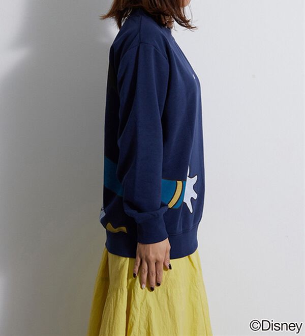 BELLUNA（ベルーナ）の「＜Ｄｉｓｎｅｙ＞【ドナルド＆デイジー】抱き着きプリント裏起毛トレーナー（カットソー）」｜詳細画像