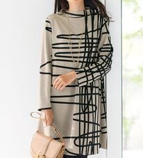BELLUNA（ベルーナ）の「手描き風プリントカットソーチュニックワンピース（チュニックワンピース）」