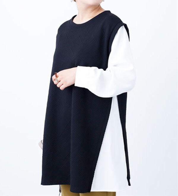 BELLUNA（ベルーナ）の「幾何柄ジャカード袖切替チュニック（チュニック）」｜黒