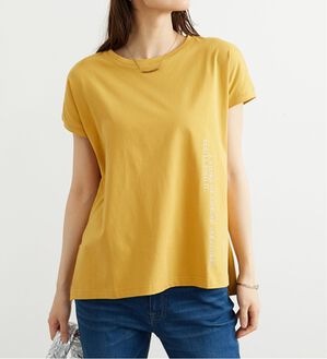 BELLUNA（ベルーナ）の「ラメプリント縦ロゴゆったりプルオーバー（カットソー）」｜イエロー