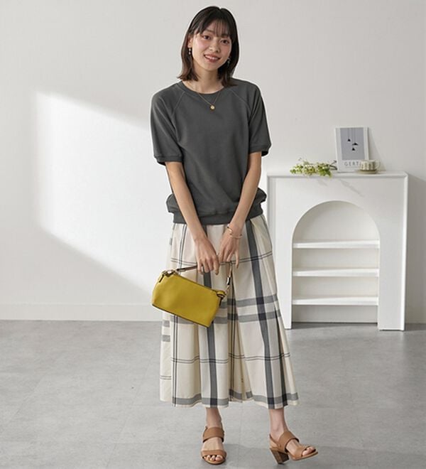 BELLUNA（ベルーナ）の「≪ＨｕｇＲｅａｍコットン≫裏毛半袖プルオーバー（カットソー）」｜詳細画像