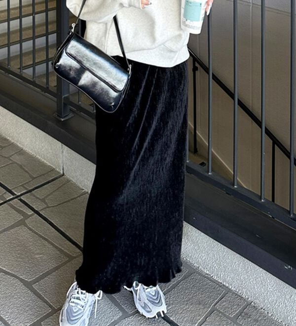GeeRA（ジーラ）の「すっきり見え！ベロアプリーツロングスカート（ロングスカート）」｜詳細画像