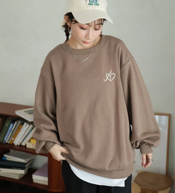 A HAPPY MARILYN（アハッピーマリリン）の「【Ｌ～８Ｌ】【ハピぽか裏起毛】２デザインから選べる刺繍トレーナー 毛玉になりにくい（トレーナー・スウェット）」｜詳細画像