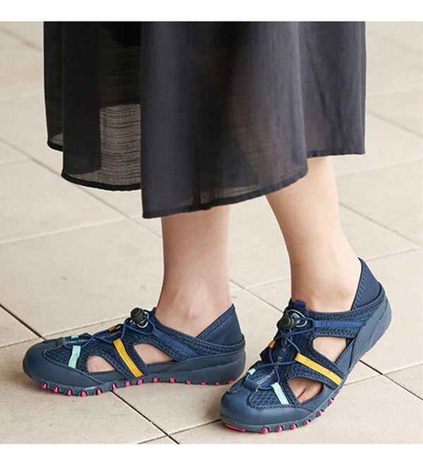 BELLUNA（ベルーナ）の「＜スカンジナビアンフォレスト＞軽量柔らかソール２ＷＡＹシューズ（スニーカー）」｜詳細画像