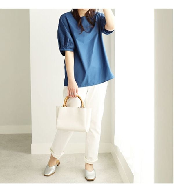 BELLUNA（ベルーナ）の「袖刺しゅう切替デザインブラウス（ブラウス）」｜詳細画像