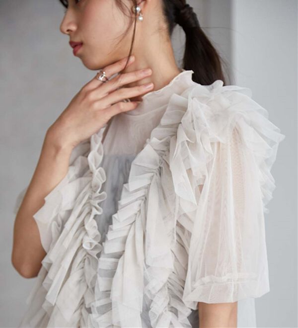 ココディール　アシメフリルチュールブラウス ココディール アシメフリルチュールブラウス - メルカリ