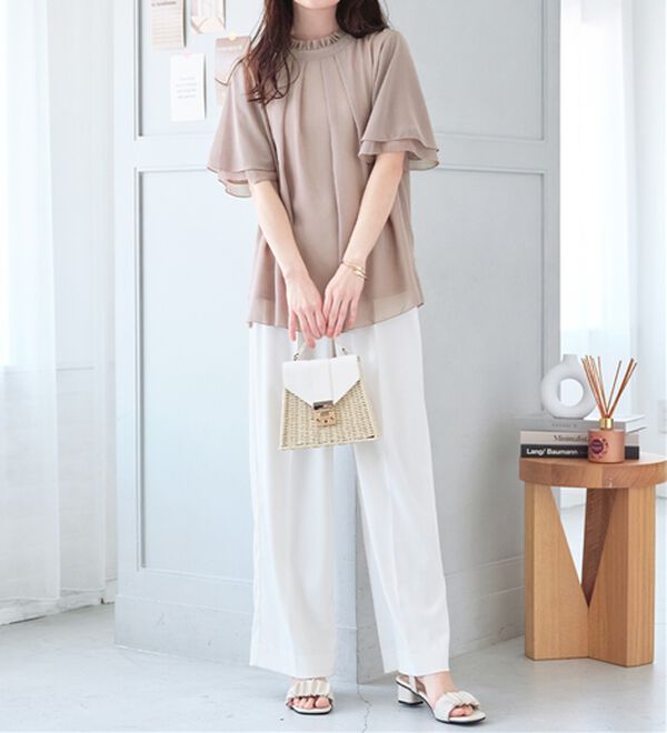 Viola e Viola（ヴィオラ エ ヴィオラ）の「フリル衿シフォンタックブラウス【半袖】（ブラウス）」｜詳細画像