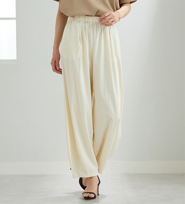 BELLUNA（ベルーナ）の「【接触冷感！】高見えサテン風カーブパンツ（ワイドパンツ・ガウチョ）」｜詳細画像