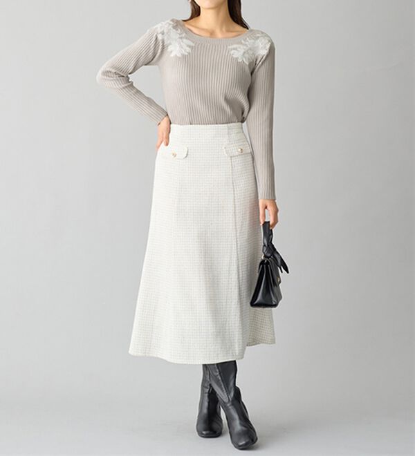 alotta（アロッタ）の「カシミヤタッチ肩刺しゅうニット（ニット・セーター）」｜詳細画像