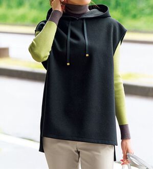 VINNO（ヴィノ）の「カットメルトンフーディベスト（ベスト）」｜ブラック