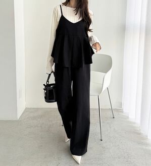 GeeRA（ジーラ）の「セットアップ風プリーツビスチェキャミサロペ（オールインワン）」｜ブラック
