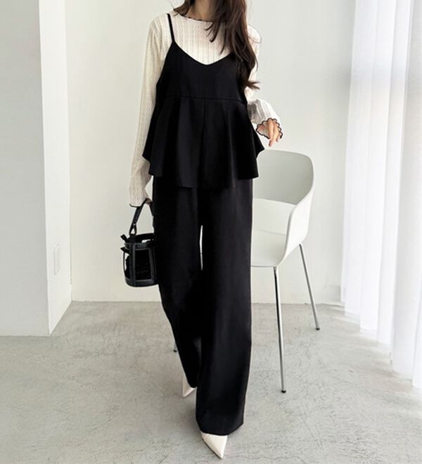 GeeRA（ジーラ）の「セットアップ風プリーツビスチェキャミサロペ（オールインワン）」｜ブラック