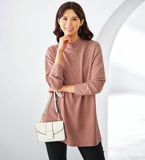 BELLUNA（ベルーナ）の「ふんわりジャカード素材ハイネックチュニック（チュニック）」｜ピンク