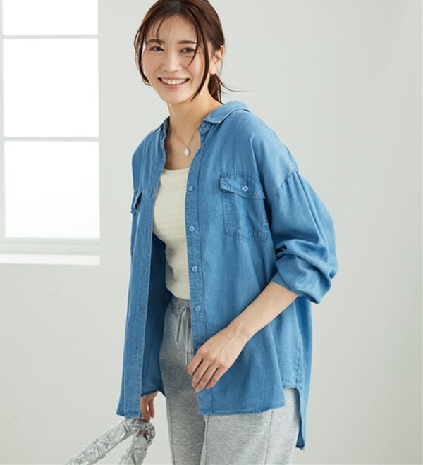 BELLUNA（ベルーナ）の「デニム素材ポケット付ゆったりシャツ（チュニック）」｜サックス