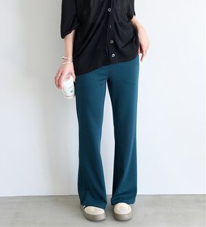 BELLUNA（ベルーナ）の「シュッと体型カバー！ジャストフィットフレアーパンツ（フルレングスパンツ）」｜モスグリーン