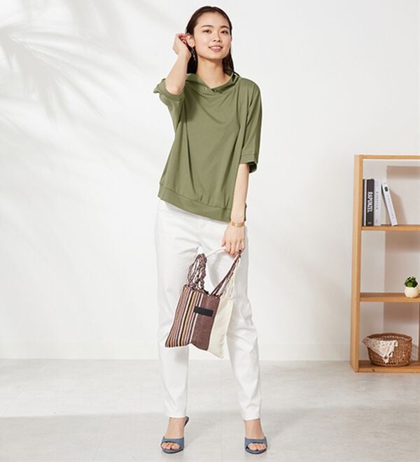 BELLUNA（ベルーナ）の「フード風衿デザインプルオーバー（カットソー）」｜詳細画像