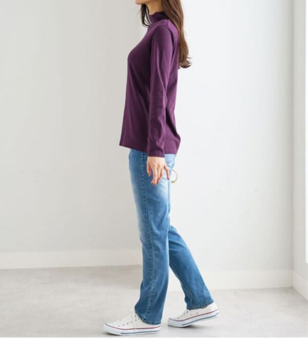 BELLUNA（ベルーナ）の「吸湿発熱ハイネックプルオーバー（カットソー）」｜詳細画像