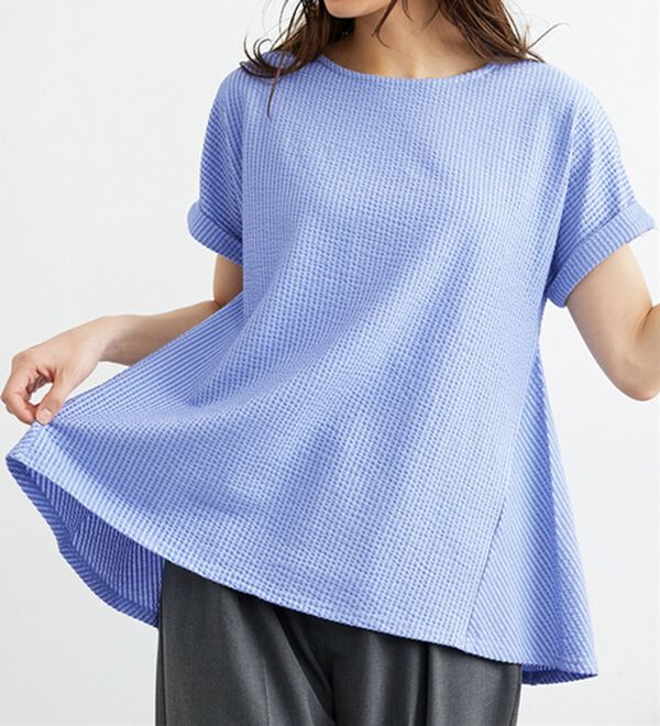 BELLUNA（ベルーナ）の「ニットサッカー素材ペプラムプルオーバー（カットソー）」｜詳細画像