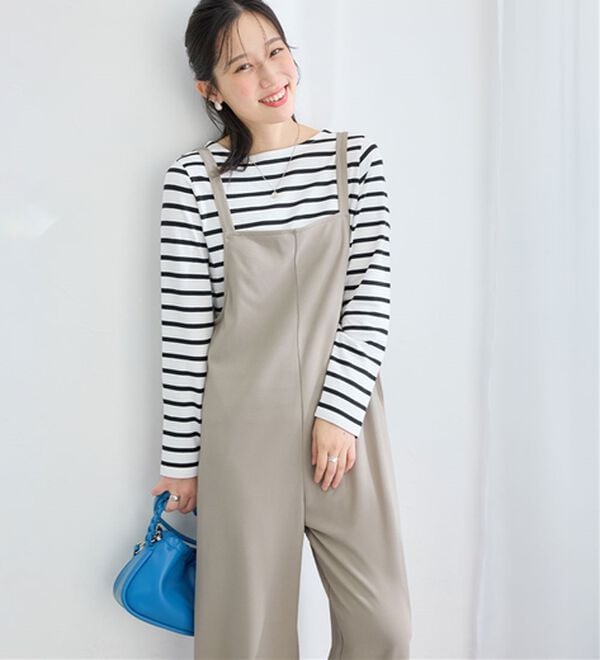 Viola e Viola（ヴィオラ エ ヴィオラ）の「すっきり細魅せカットジョーゼットサロペット（オールインワン）」｜グレージュ