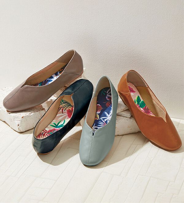 BELLUNA（ベルーナ）の「美ラインカッティングチラリ花柄パンプス（パンプス）」｜詳細画像