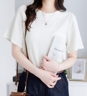 alotta（アロッタ）の「ぽこぽこ映え！フレア袖トップス（カットソー）」｜詳細画像