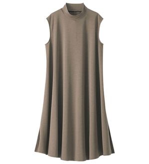 BELLUNA（ベルーナ）の「＜クールスラブ＞ハイネックフレアーチュニック（チュニック）」｜モカ
