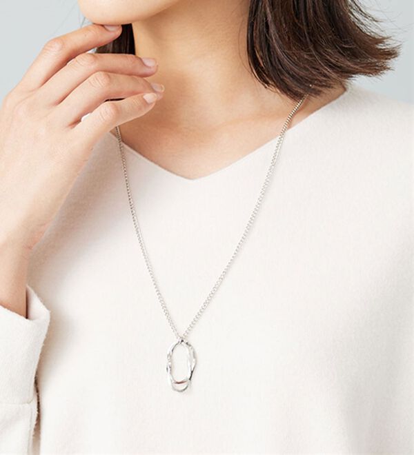 BELLUNA（ベルーナ）の「【2点セット】ネックレス付ジャカード素材プルオーバー（カットソー）」｜詳細画像